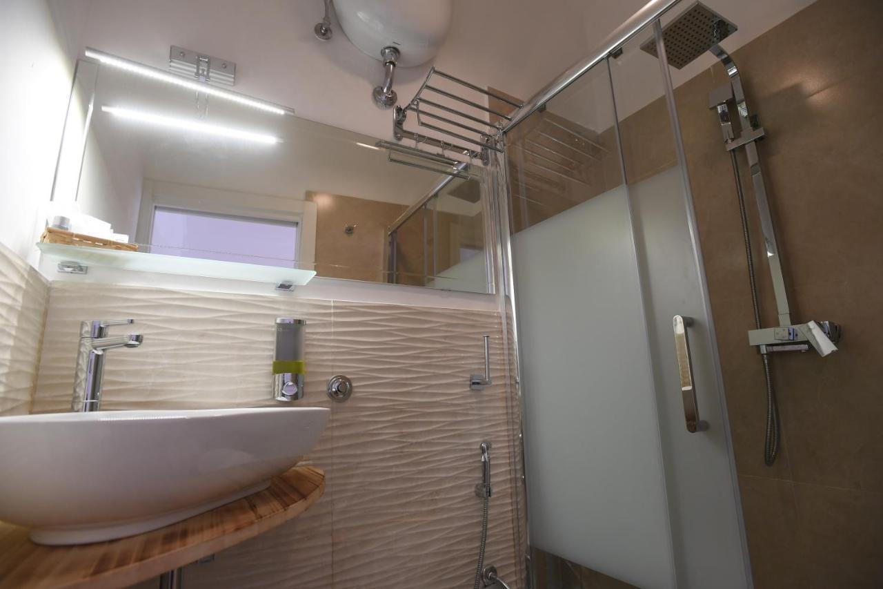 A Casa Di Enza Apartment โรม ภายนอก รูปภาพ